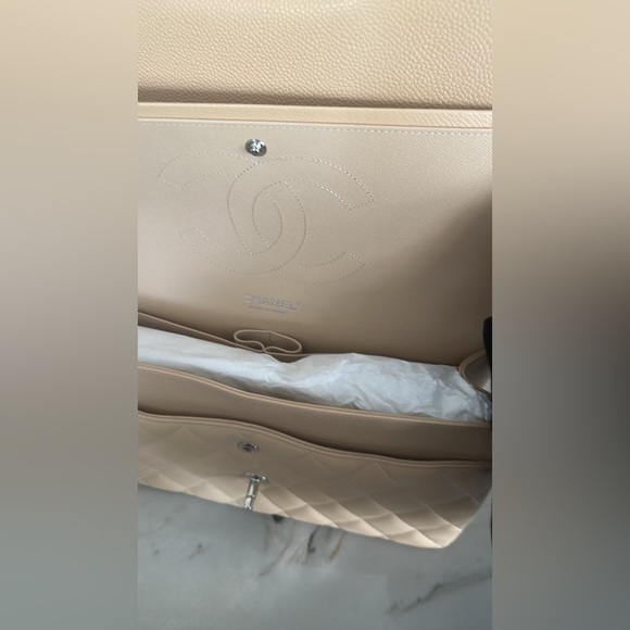 Authentic beige jumbo Chanel bag - Picture 4 of 11